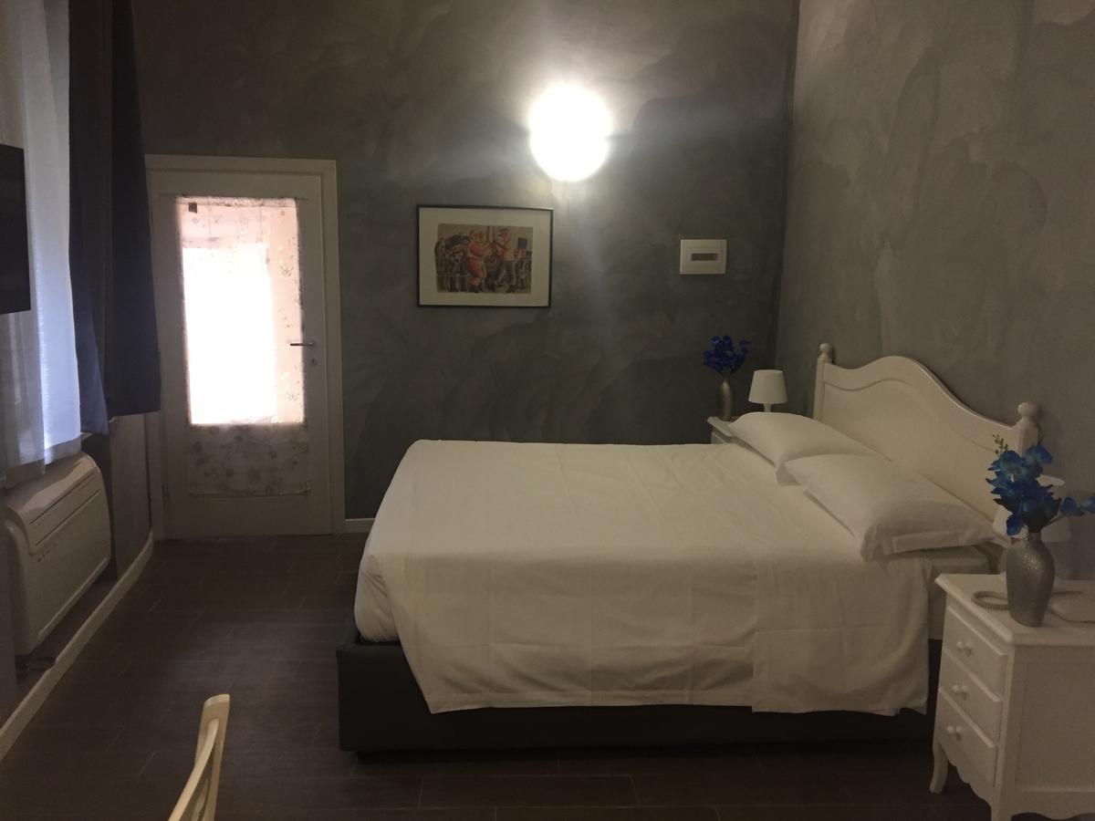 Domizia Top Floor Guest House 罗马 外观 照片