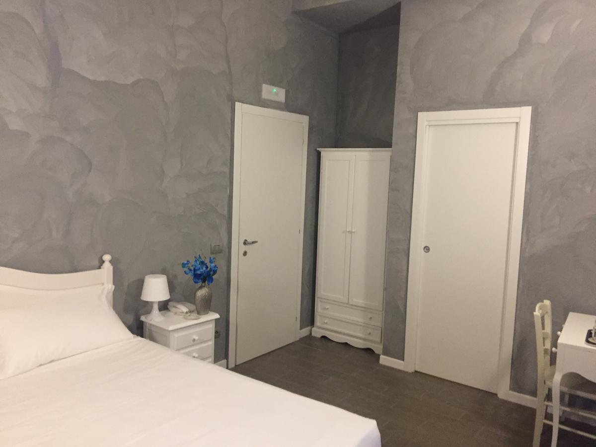 Domizia Top Floor Guest House 罗马 外观 照片