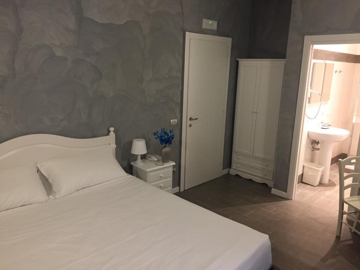 Domizia Top Floor Guest House 罗马 外观 照片