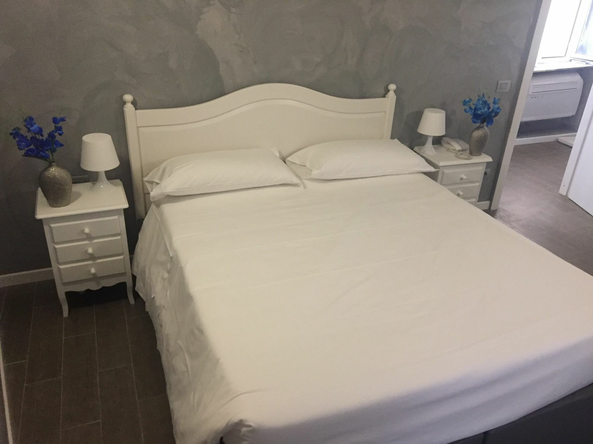 Domizia Top Floor Guest House 罗马 外观 照片